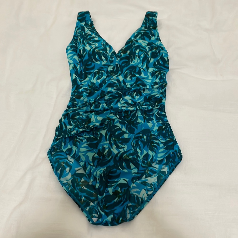 LL Bean Slimming Tanksuit, M